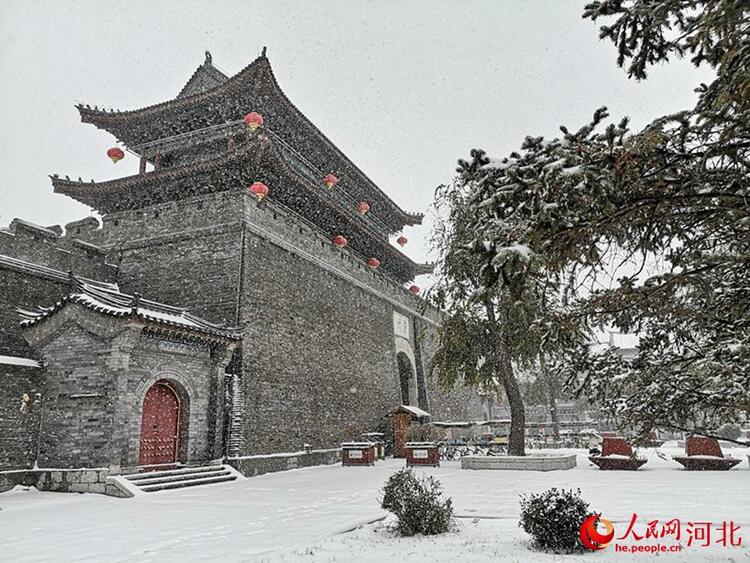 白雪皚皚銀裝素裹 河北各地迎來今冬“初雪”