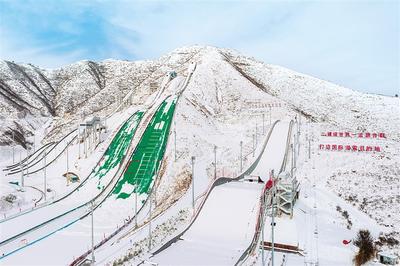 河北淶源：一片冰雪帶動旅遊業“全面開花”