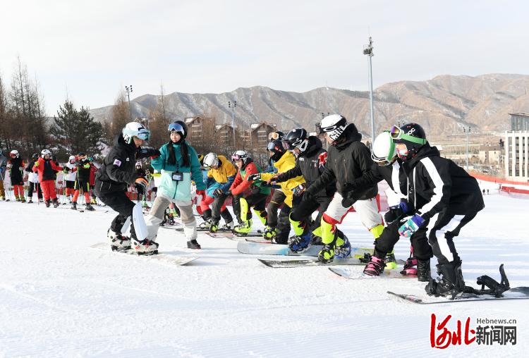 河北：冰雪運動火校園