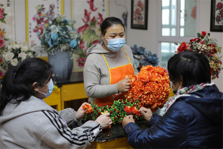 河北衡水：絹花開出致富花