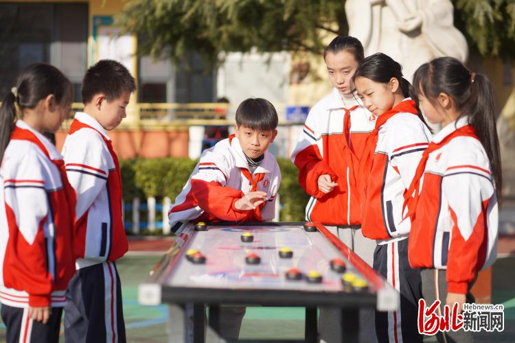 河北內丘：冰雪運動“火”校園