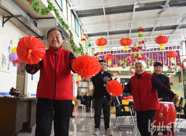 河北南和：養老院裏迎新年