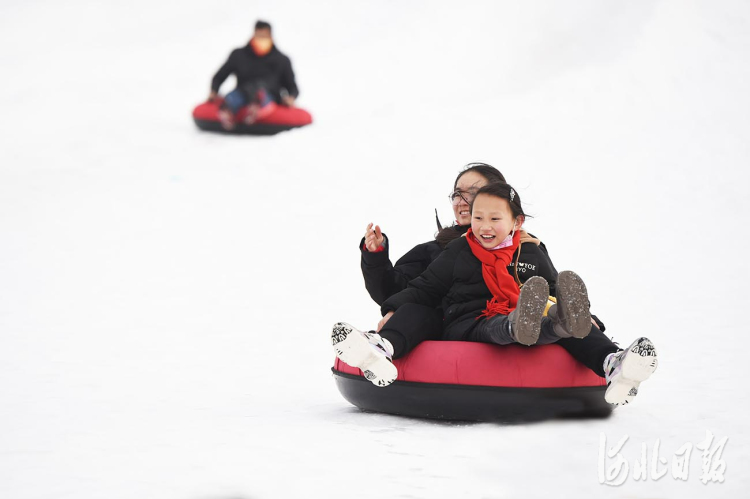 河北邢臺：冰雪運動“熱”起來