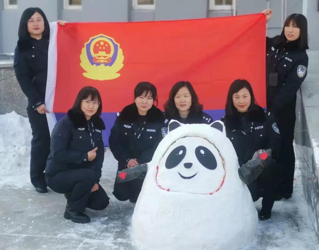 （原創）一“墩”難求？看渤海新區民輔警花樣秀“墩”！_fororder_1