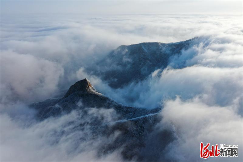 河北邢臺：九女峰霧凇雲海齊現 宛若瑤池仙境