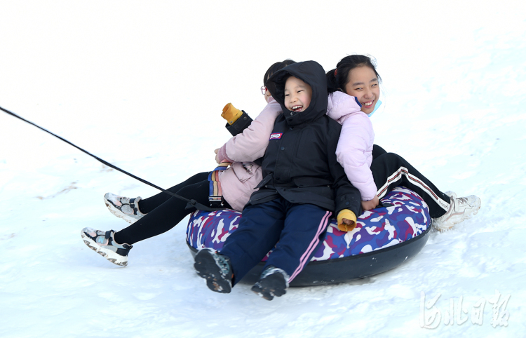 河北邢臺：萌娃冰雪樂