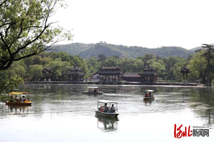 承德避暑山莊景區有序對外開放