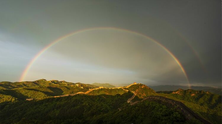 河北灤平：金山嶺長城雨後雙彩虹