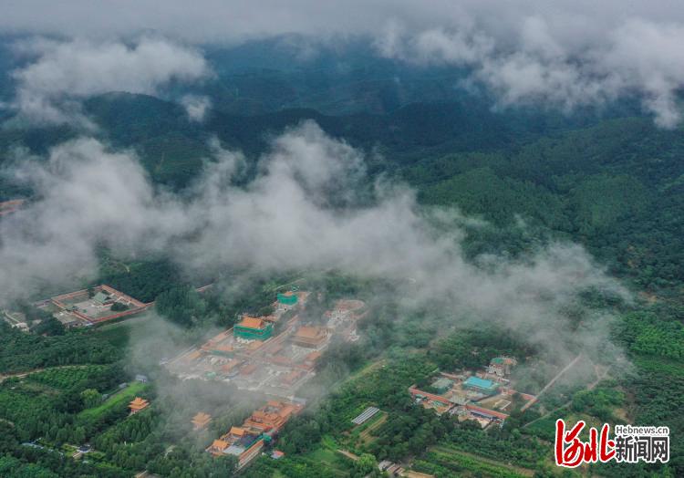 河北唐山：雲霧繚繞風景美如畫