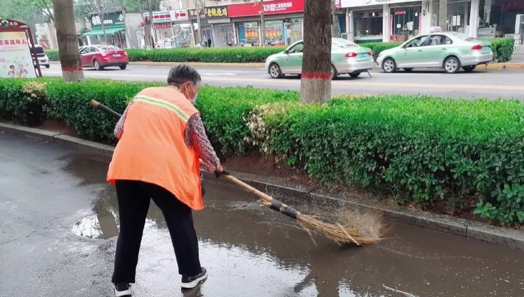 （原創）邯鄲市叢臺區城管局積極開展雨後城區環境整治_fororder_9