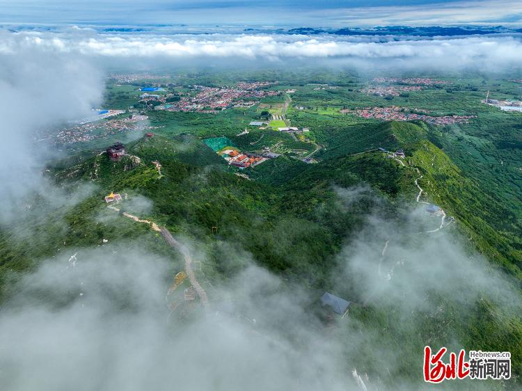 河北唐山：雲霧繚繞風景美如畫