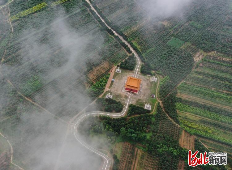 河北唐山：雲霧繚繞風景美如畫