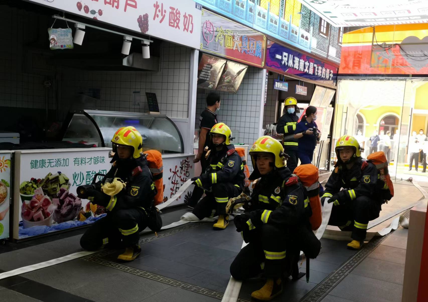 （原創）石家莊市新華區灣裏廟商業街區開展應急救援演練活動_fororder_006clzOYly1h4uzvcbedfj31be0zkq8v