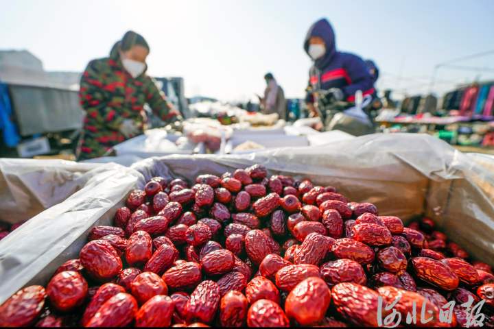 河北遵化： 購年貨 迎新年