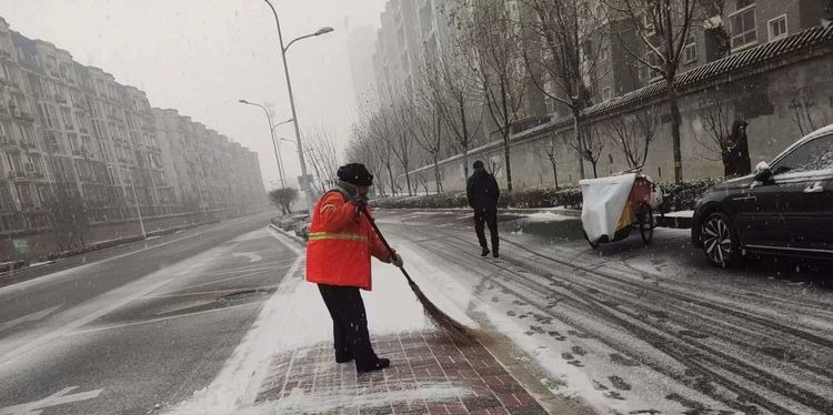 （原創）石家莊市裕華區：“以雪為令” 全力做好清雪工作_fororder_微信圖片_20230209144259