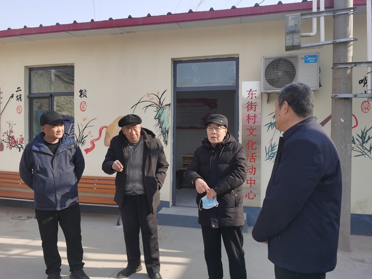 （原創）保定徐水：二十大精神潤民心 山鄉發展“卯”足勁_fororder_街頭“微宣講”，解疑難，強信心。劉柯旋 攝