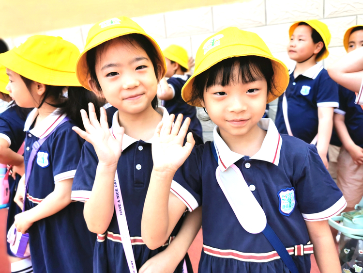 河北唐縣：參觀小學初體驗 幼小銜接促成長_fororder_孩子們對小學生活充滿了渴望