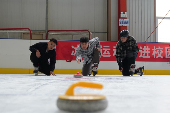 河北黃驊：體驗運動激情 樂享冰雪之趣_fororder_體驗運動激情 樂享冰雪之趣V119