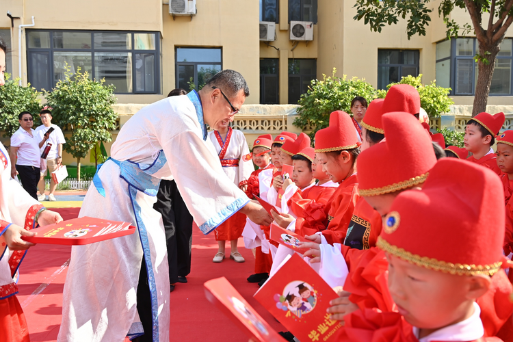 河北鹽山：“國風”版畢業典禮彰顯優秀傳統文化魅力_fororder_圖片 4