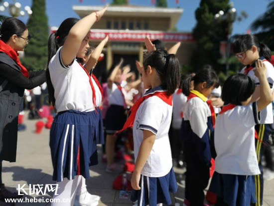 石家莊玉村小學開展"踏尋歷史足跡 研學在西柏坡"主題教育活動