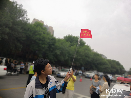 和諧、溫暖、週到——滄州市高考考點前見聞