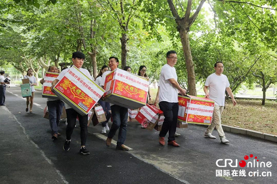 雅芳亞公益團走進福利院慰問孤殘兒童 為愛再發聲