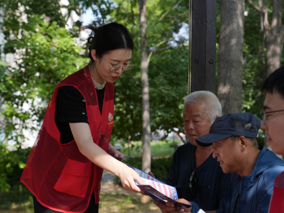 滄州市新華區：“十分鐘辟謠小課堂”進社區 提升居民網絡安全意識_fororder_滄州市新華區：“十分鐘辟謠小課堂”進社區 提升居民網絡安全意識620