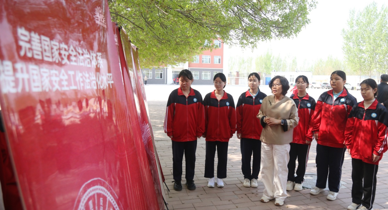 河北河間：全民國家安全教育進校園_fororder_圖片 3