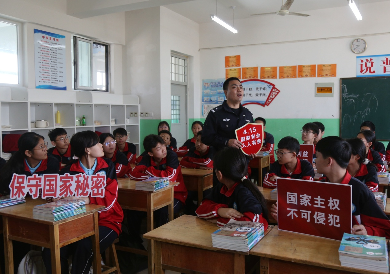 河北河間：全民國家安全教育進校園_fororder_圖片 2
