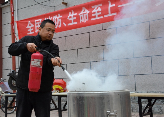 河北獻縣:消防宣傳進農村 貼近村民“嘮”安全_fororder_河北獻縣:消防宣傳進農村 貼近村民“嘮”安全543