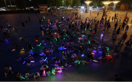 熒光夜跑燃動夏夜 文旅體融合點亮鹽山_fororder_熒光夜跑燃動夏夜 文旅體融合點亮鹽山19