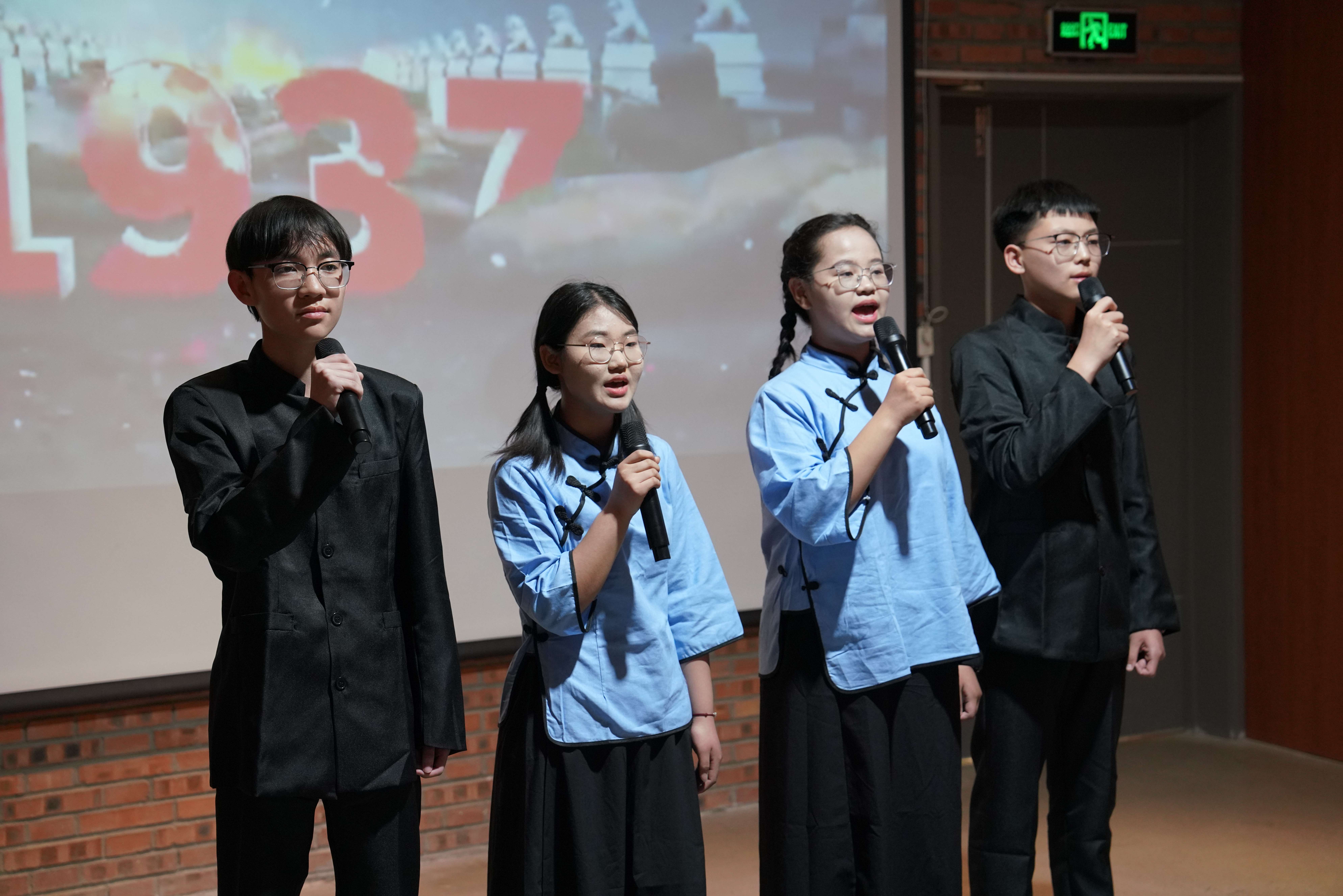 保定清苑：書香滿清苑 經典共傳承_fororder_詩朗誦《覺醒年代》。攝影 王磊