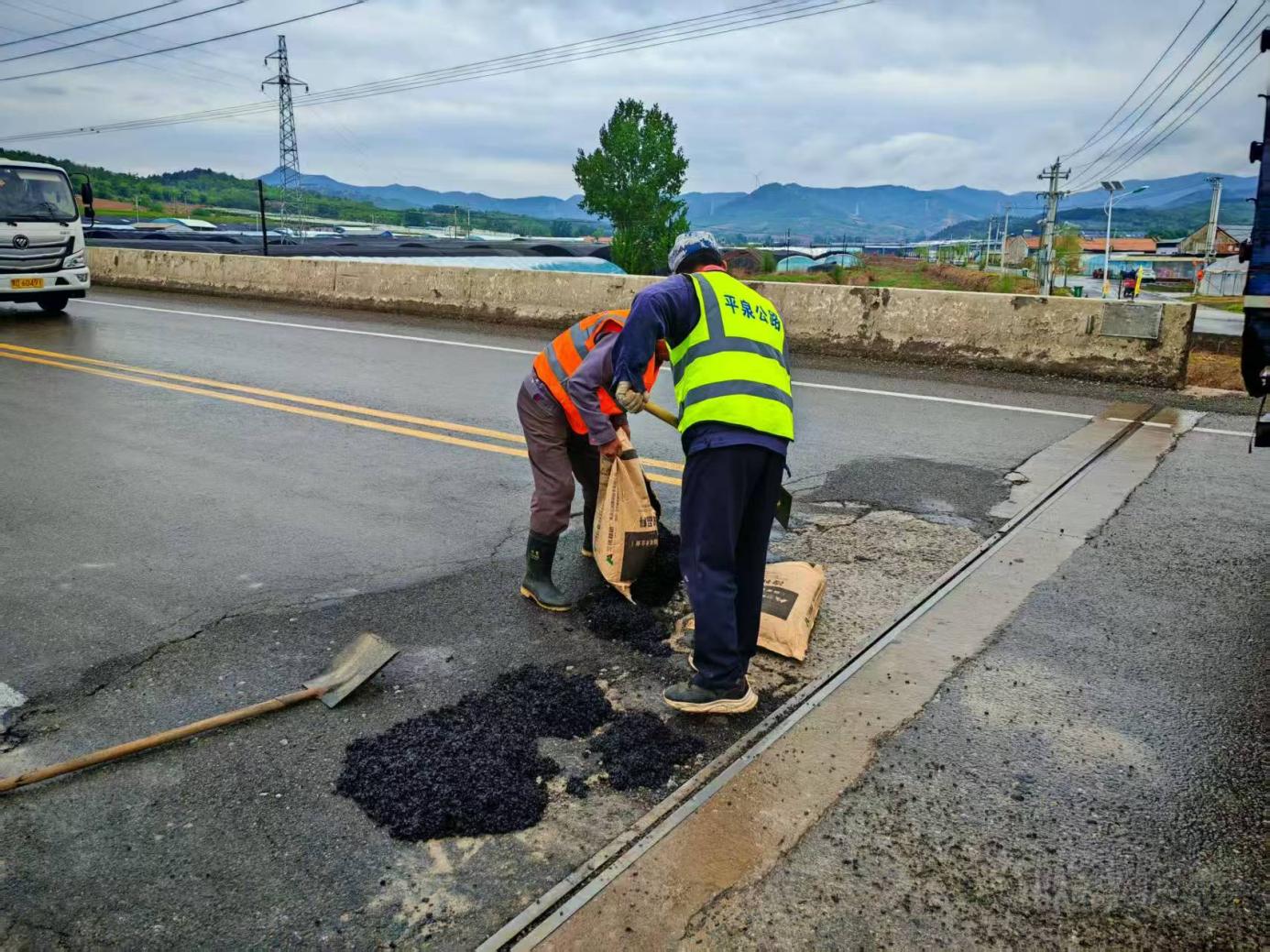 河北平泉：以養代修強根基 路域煥新惠民生_fororder_image001