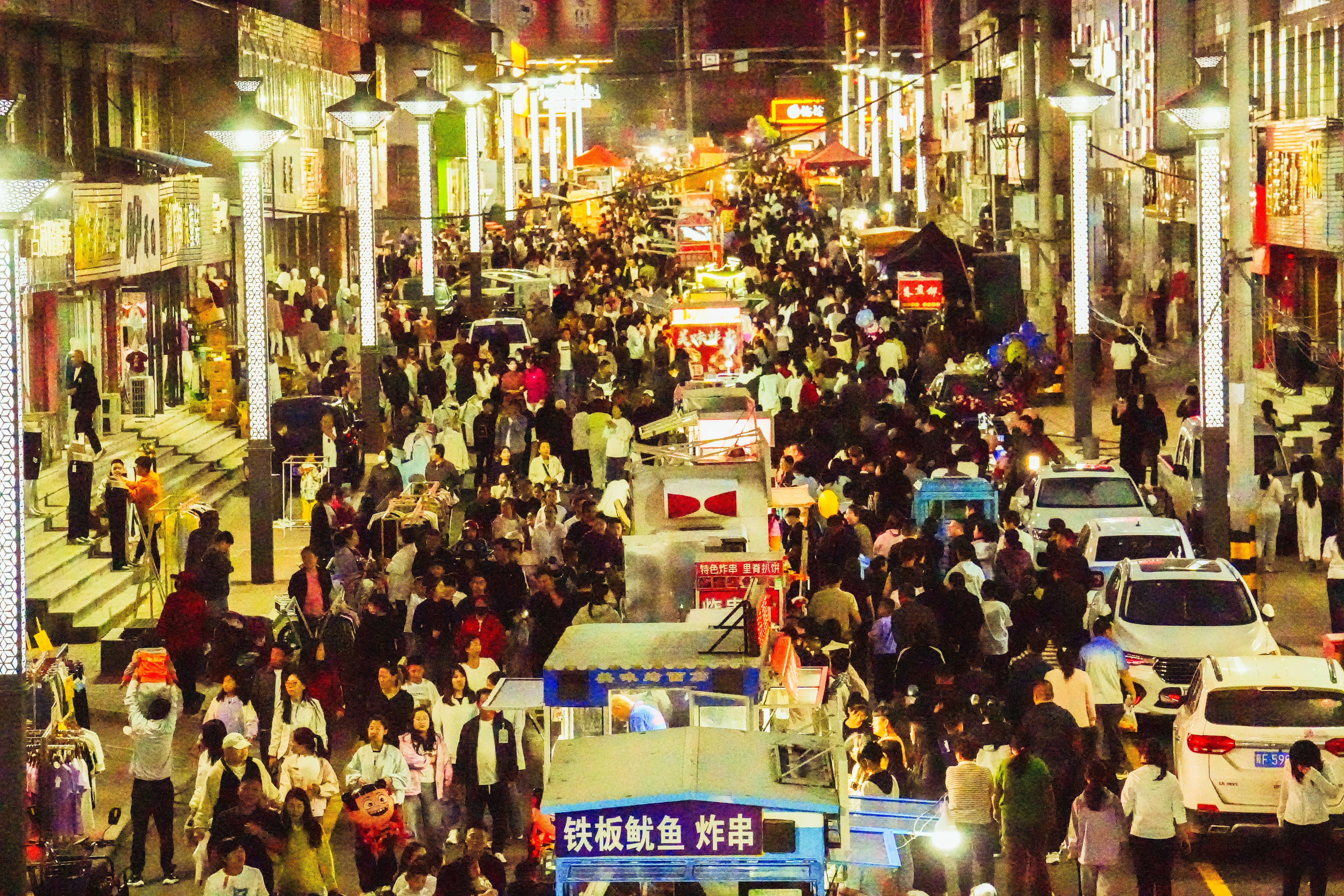 淶源縣點亮“夜經濟” 就業服務護航民生“煙火氣”_fororder_微信圖片_20250604092644