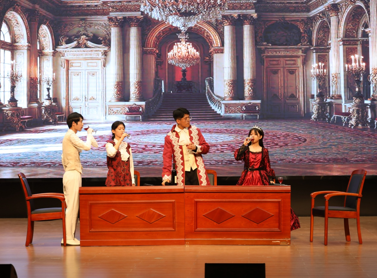 河北河間：舉行中小學外文戲劇展演活動_fororder_圖片2