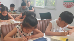 河北高碑店：公益課堂點亮孩子多彩暑假