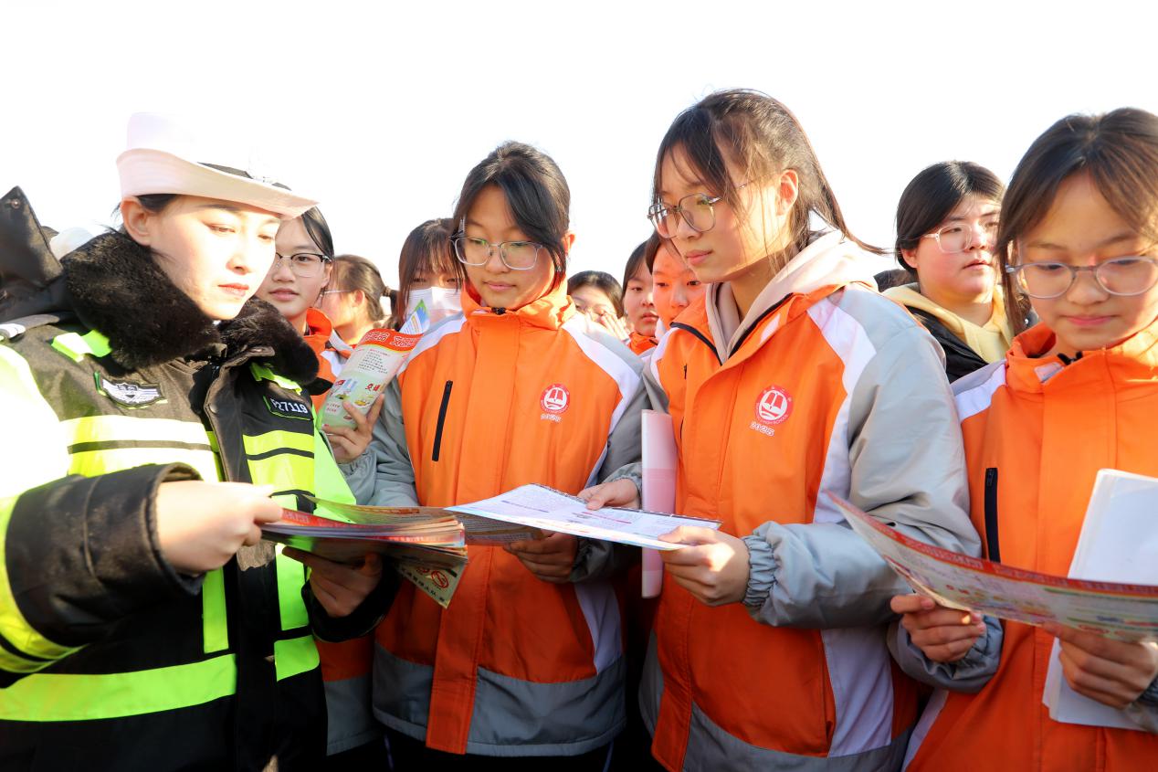 河北泊頭：警校攜手築牢安全防線 護航學生健康成長_fororder_image007