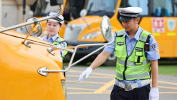 石家莊市鹿泉區：開學前 校車 “趕考” 安全關