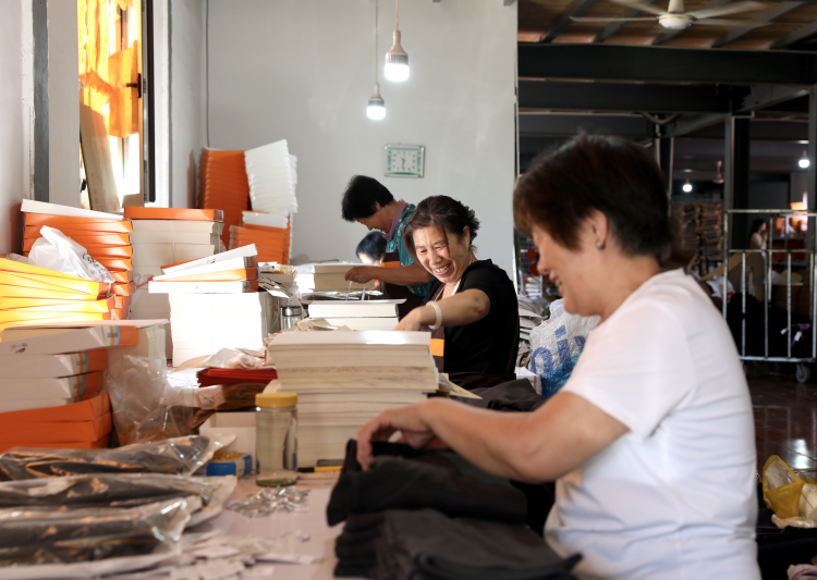 河北肅寧保暖內衣生産進入旺季 訂單同比增長明顯_fororder_圖片4