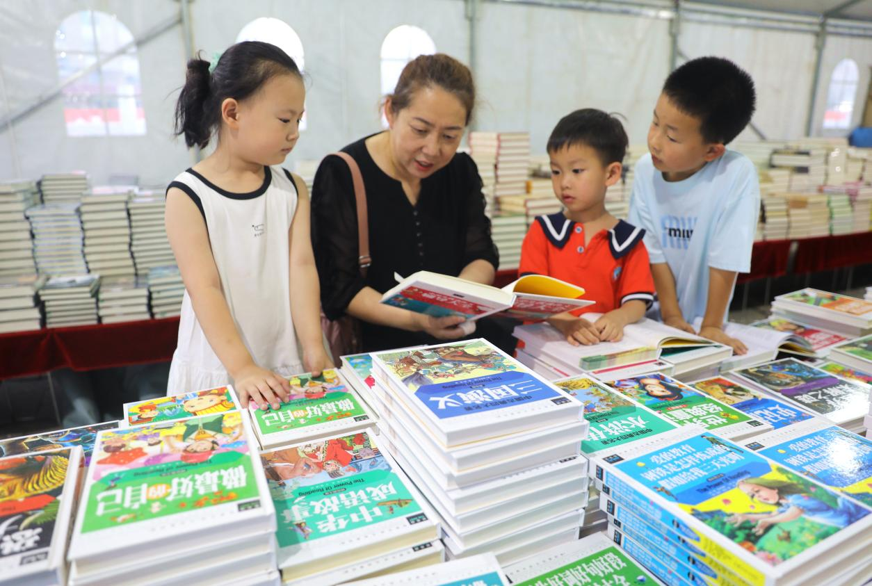 河北平泉舉辦“全民閱讀•書香平泉”2025新華書香節活動_fororder_圖片4
