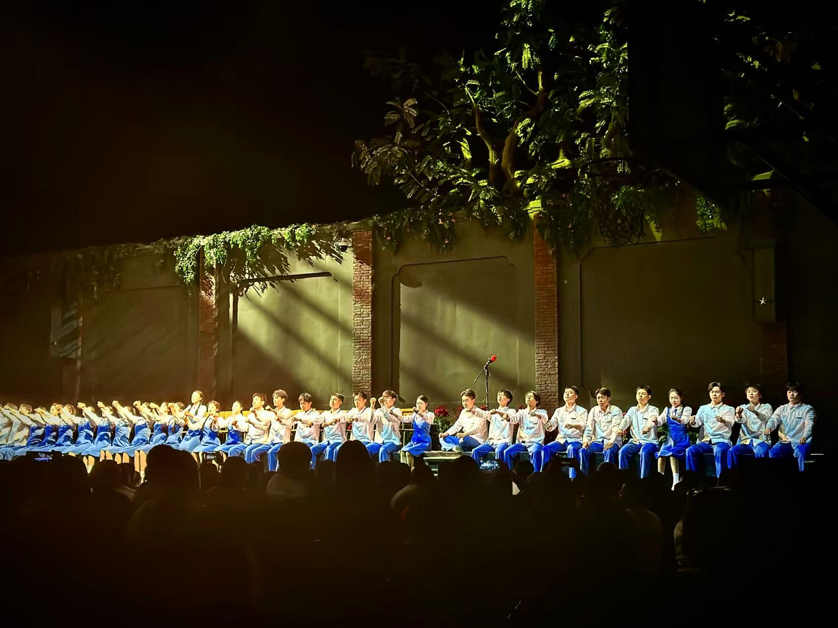 “只有紅樓夢·戲劇幻城”:一座城,一場夢,一世情