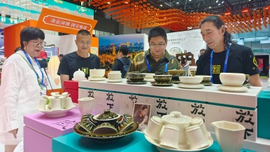 曲陽石雕定瓷亮相第二十一屆深圳文博會