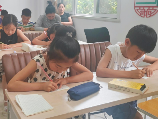 河北高碑店：公益課堂點亮孩子多彩暑假_fororder_河北高碑店：公益課堂點亮孩子多彩暑假182