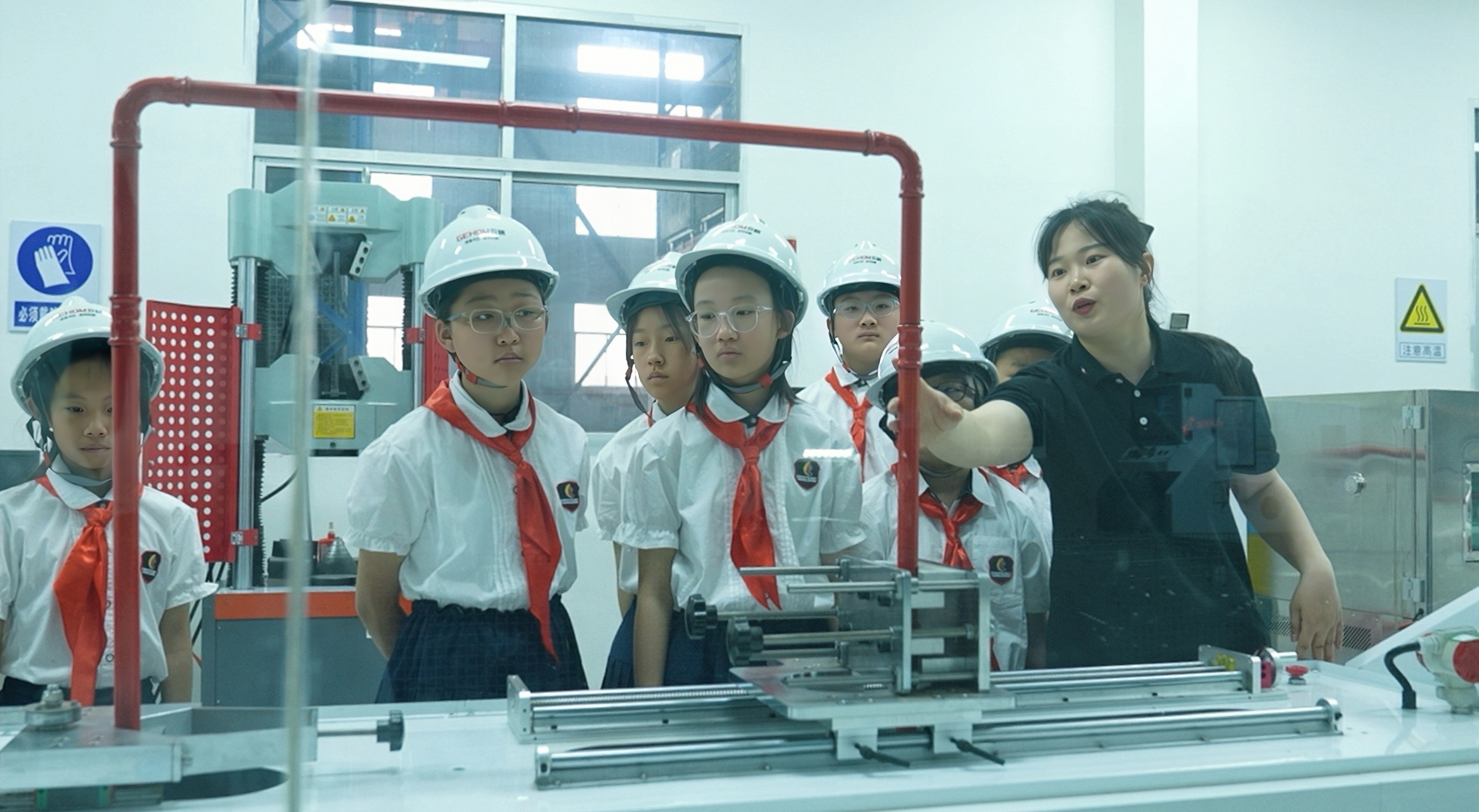 滄州市新華區：探秘工業智造 培育時代新人_fororder_探秘工業智造 培育時代新人3