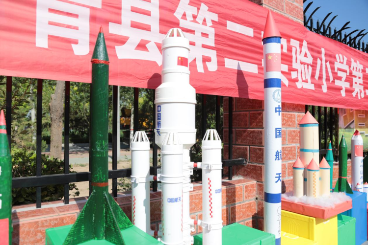 河北青縣：校園科技節點亮少年科學夢_fororder_河北青縣：校園科技節點亮少年科學夢4