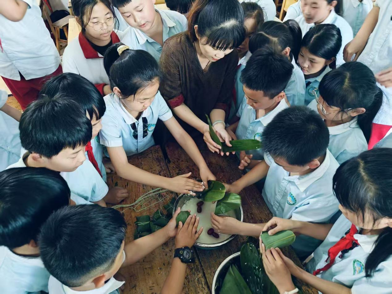 河北泊頭：粽葉飄香舞龍歡 校園端午活動傳承千年民俗魅力_fororder_圖片15