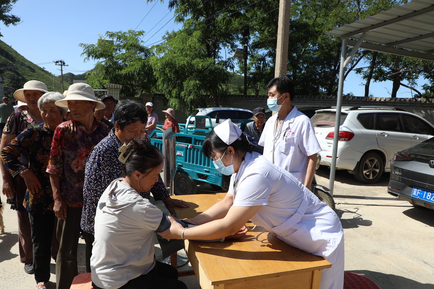 圖片默認標題_fororder_醫護救援人員 攝影 邱迎新