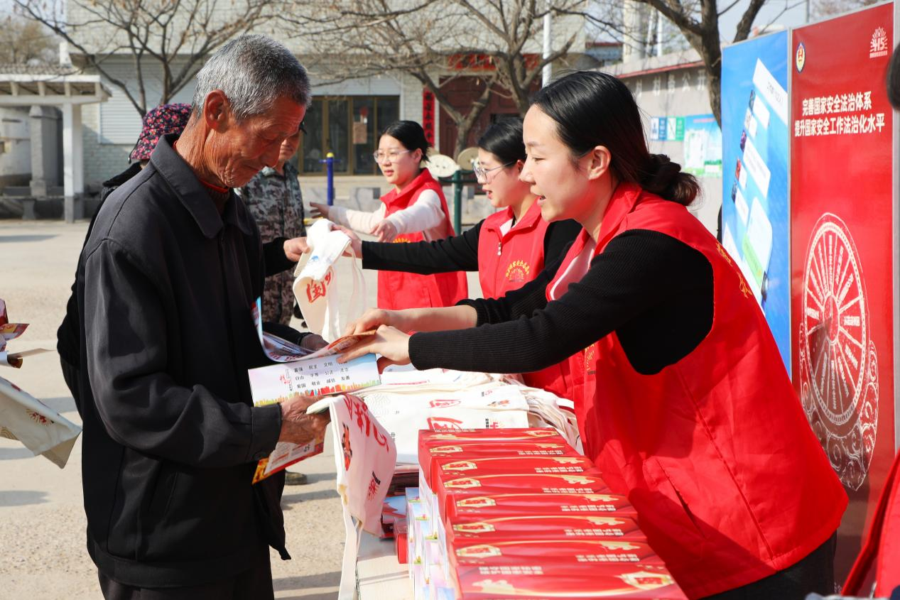 河北淶水：小板凳上話國安 多措並舉築防線_fororder_圖片3
