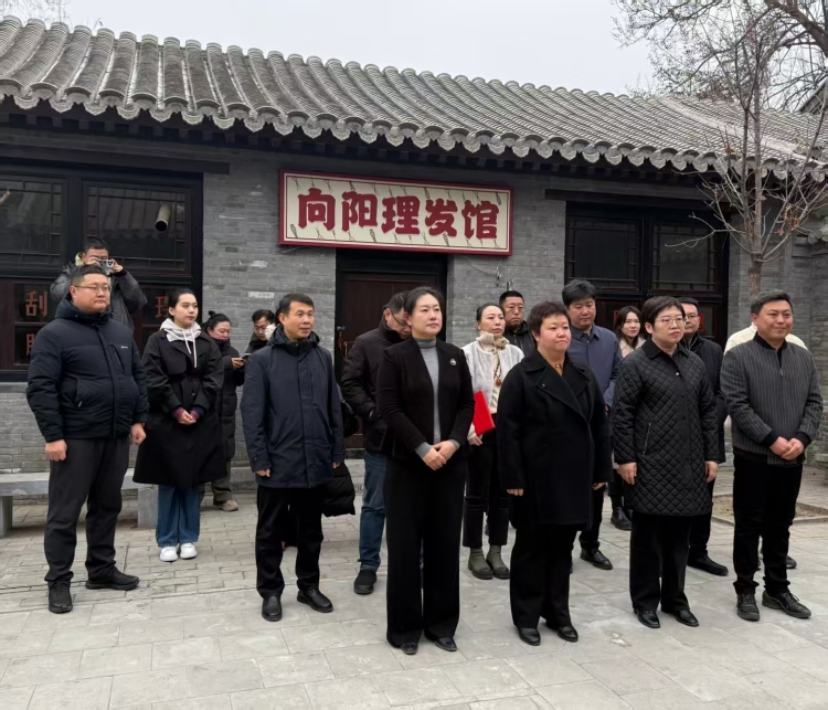 古巷新韻 影映未來 裕華路街道菊衚同街區“保定市優質影視取景基地”掛牌_fororder_3945db3e86763aa0be4b58e51ed396fb