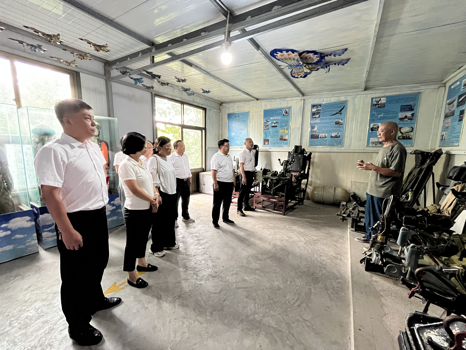 圖片默認標題_fororder_參觀各類珍貴的航空歷史文物、實物展品 攝影 周潔